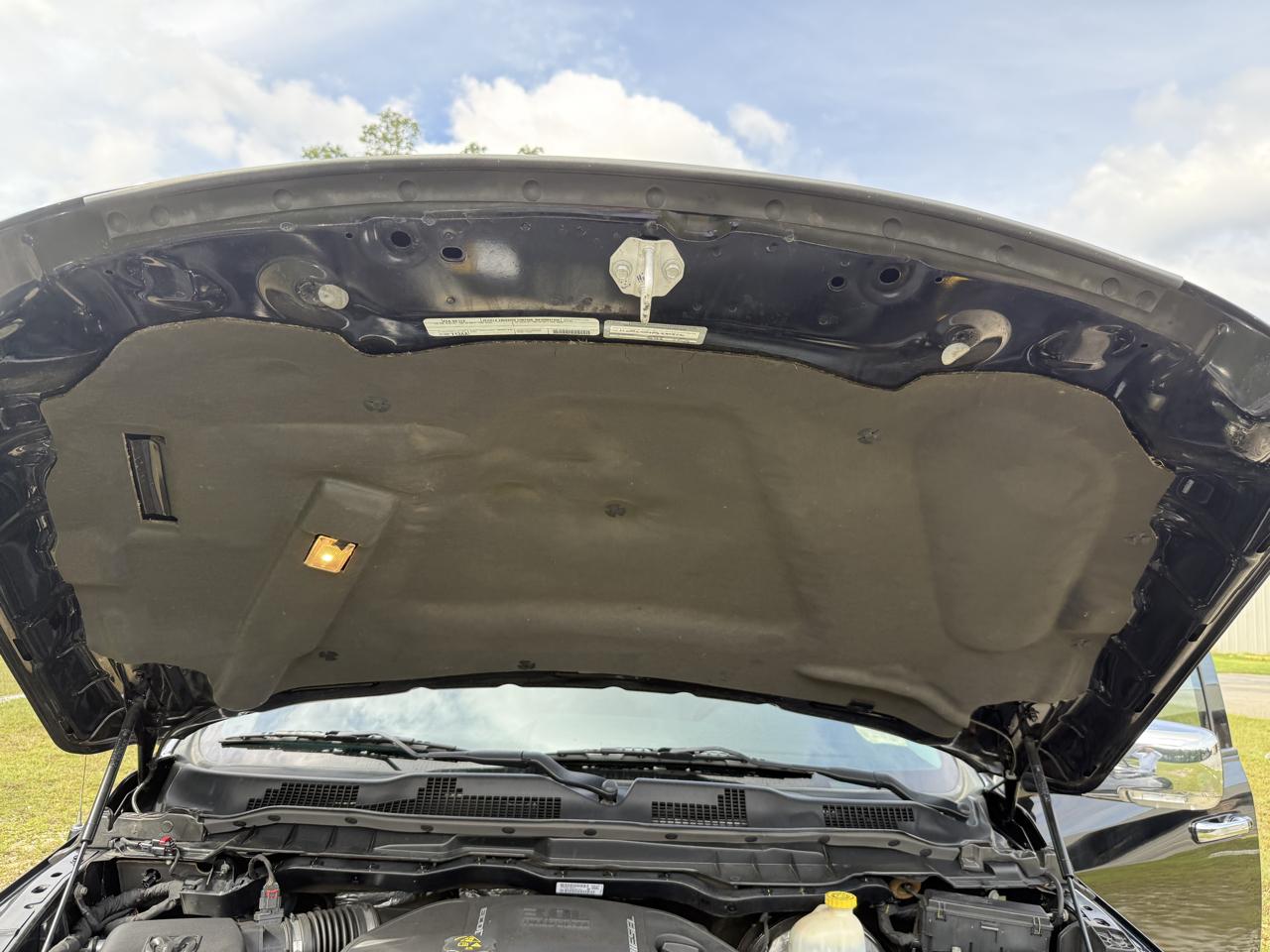RAM 1500 Laramie Crew Cab SWB 2WD 2015