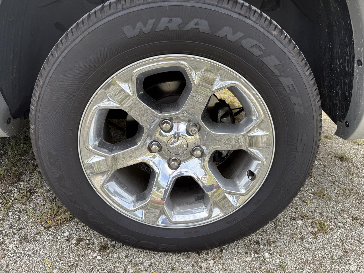 RAM 1500 Laramie Crew Cab SWB 2WD 2015