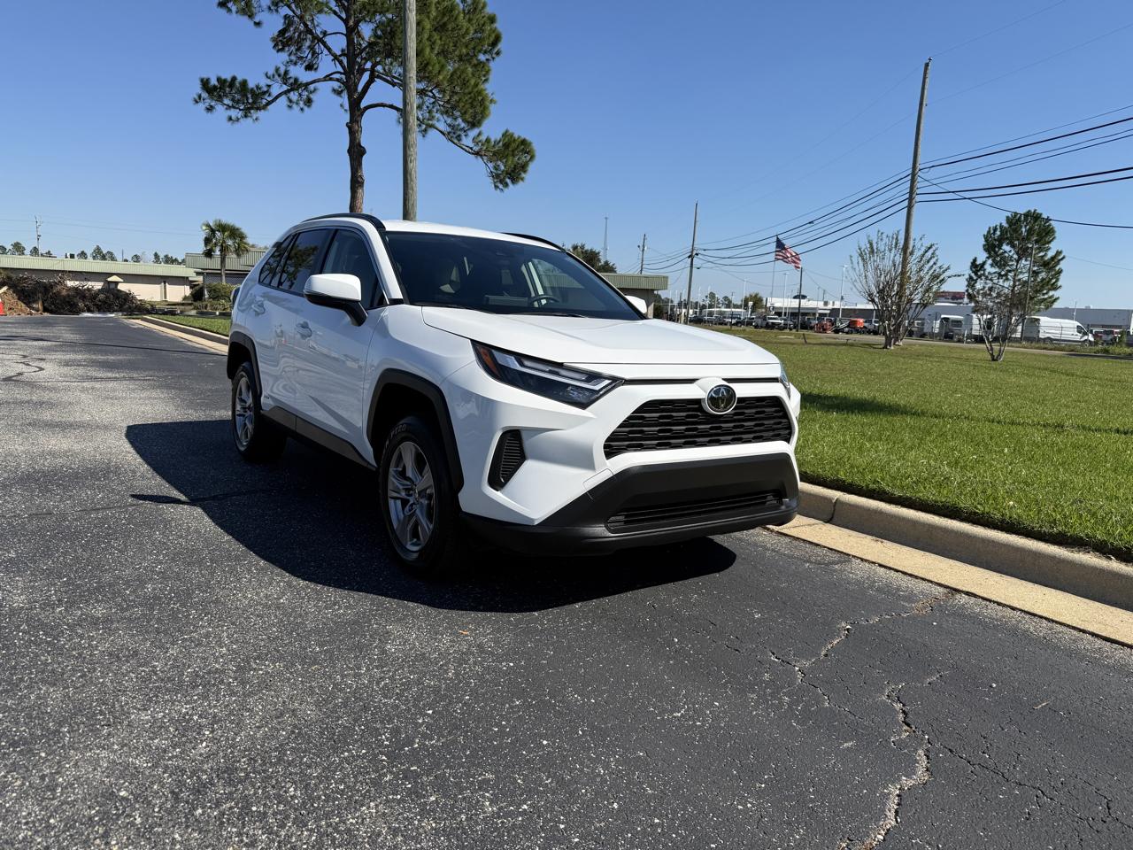 Toyota RAV4 Hybrid LE 2025