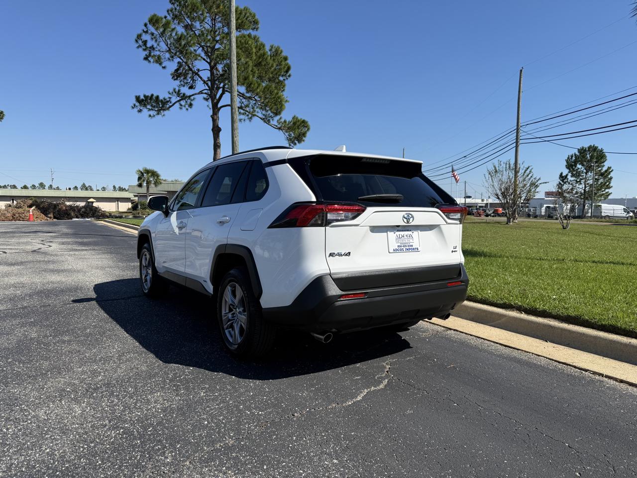 Toyota RAV4 Hybrid LE 2025