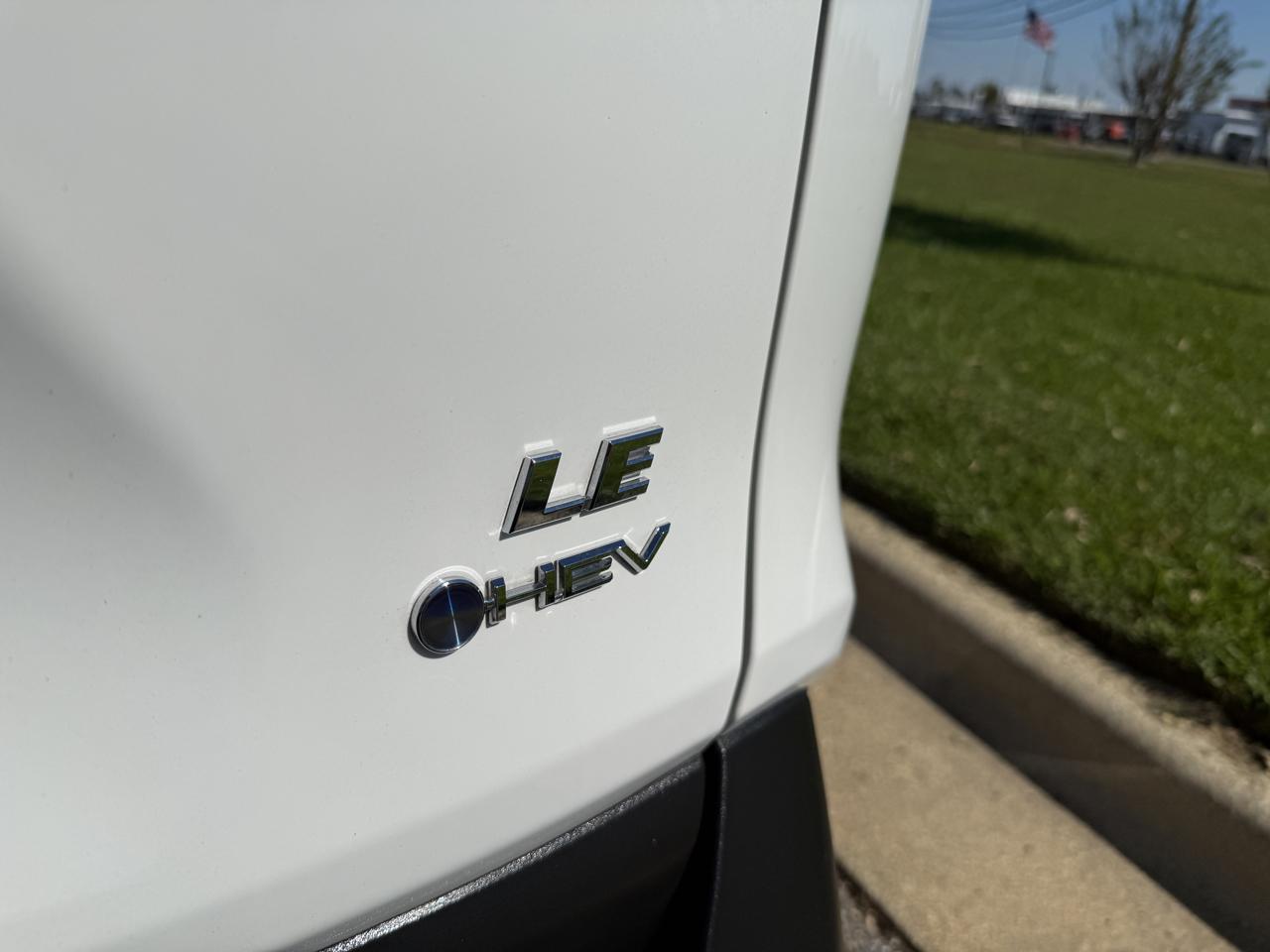 Toyota RAV4 Hybrid LE 2025