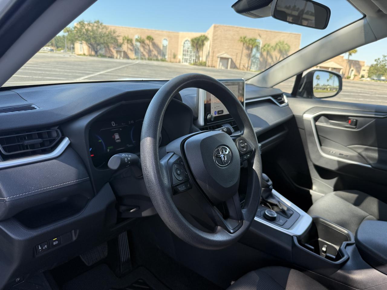 Toyota RAV4 Hybrid LE 2025
