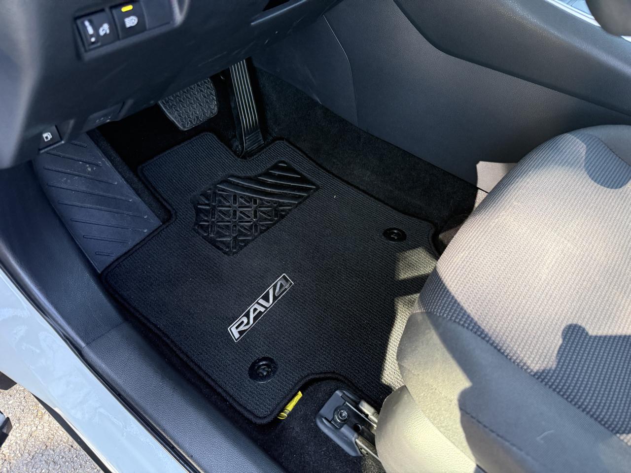 Toyota RAV4 Hybrid LE 2025