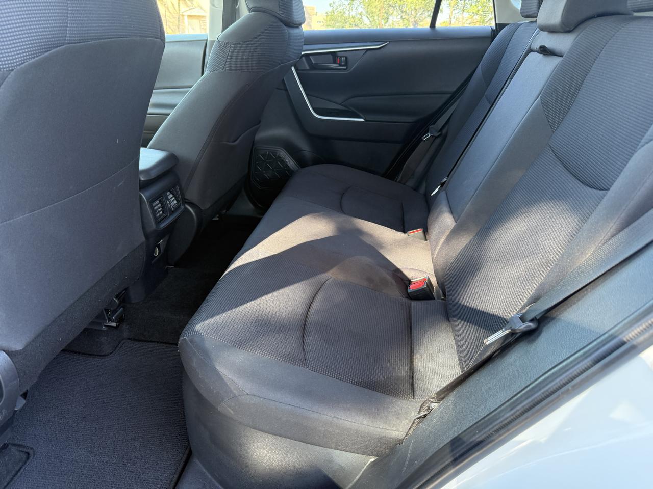 Toyota RAV4 Hybrid LE 2025