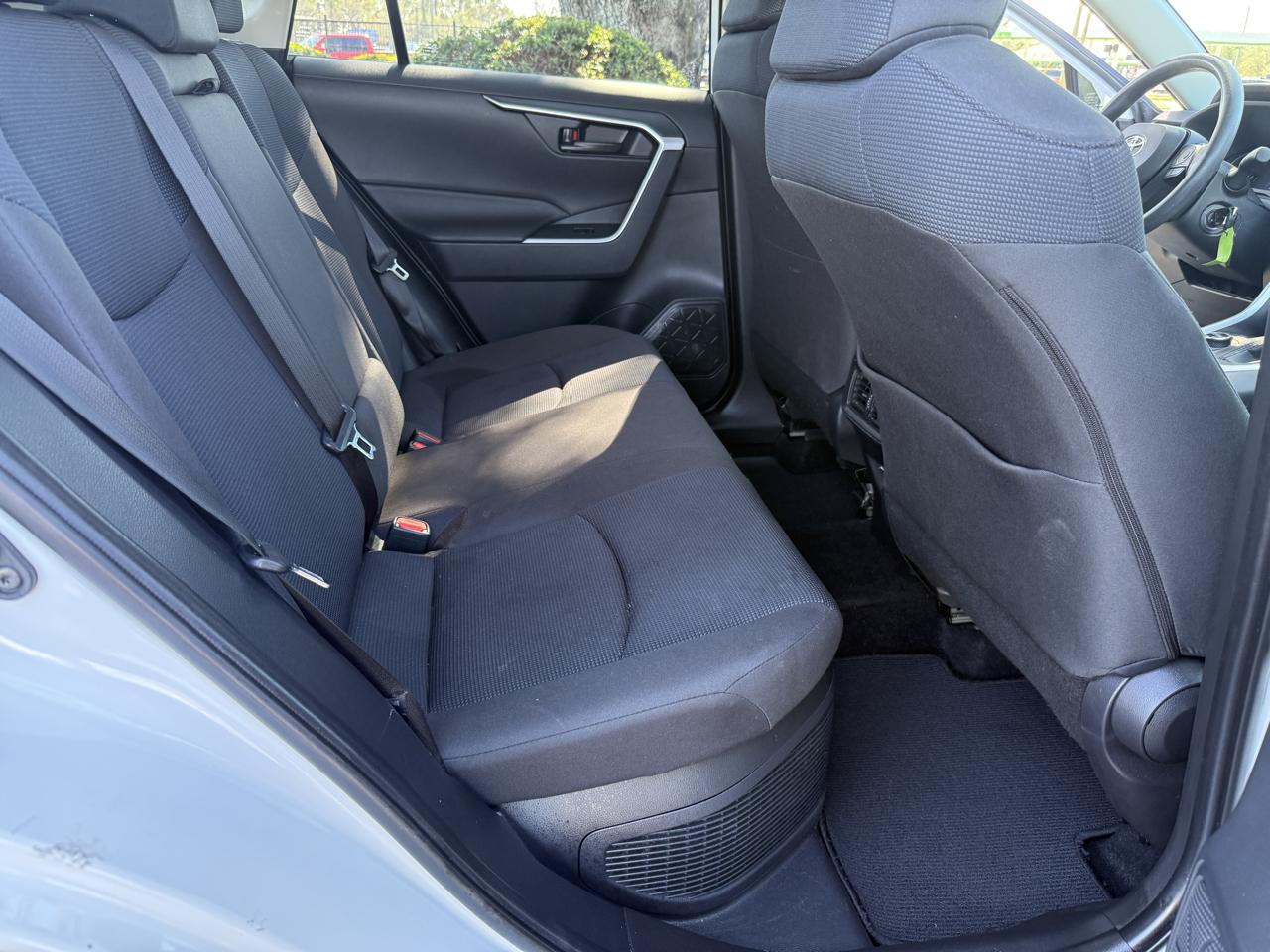 Toyota RAV4 Hybrid LE 2025