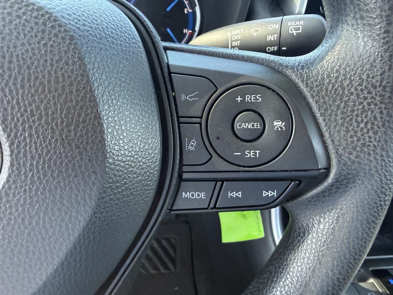 Toyota RAV4 Hybrid LE 2025