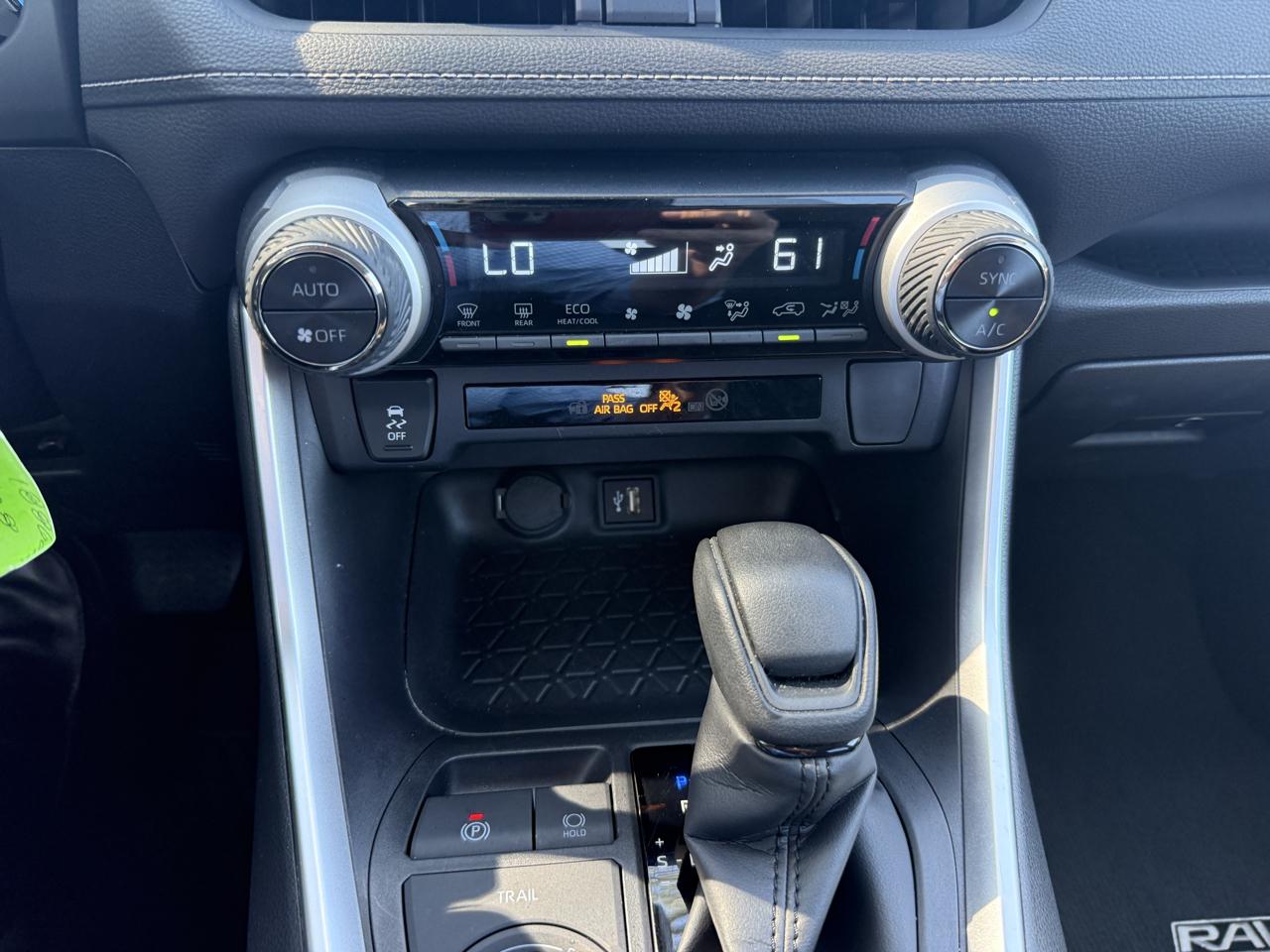 Toyota RAV4 Hybrid LE 2025
