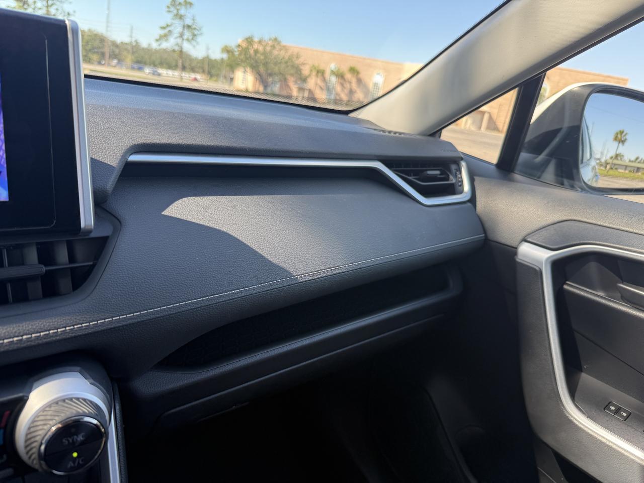 Toyota RAV4 Hybrid LE 2025