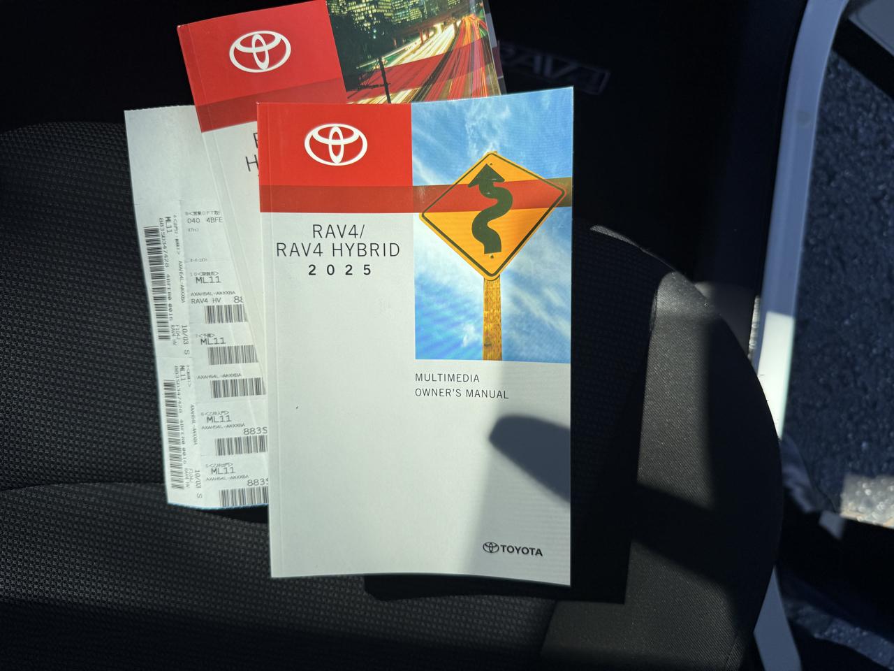 Toyota RAV4 Hybrid LE 2025