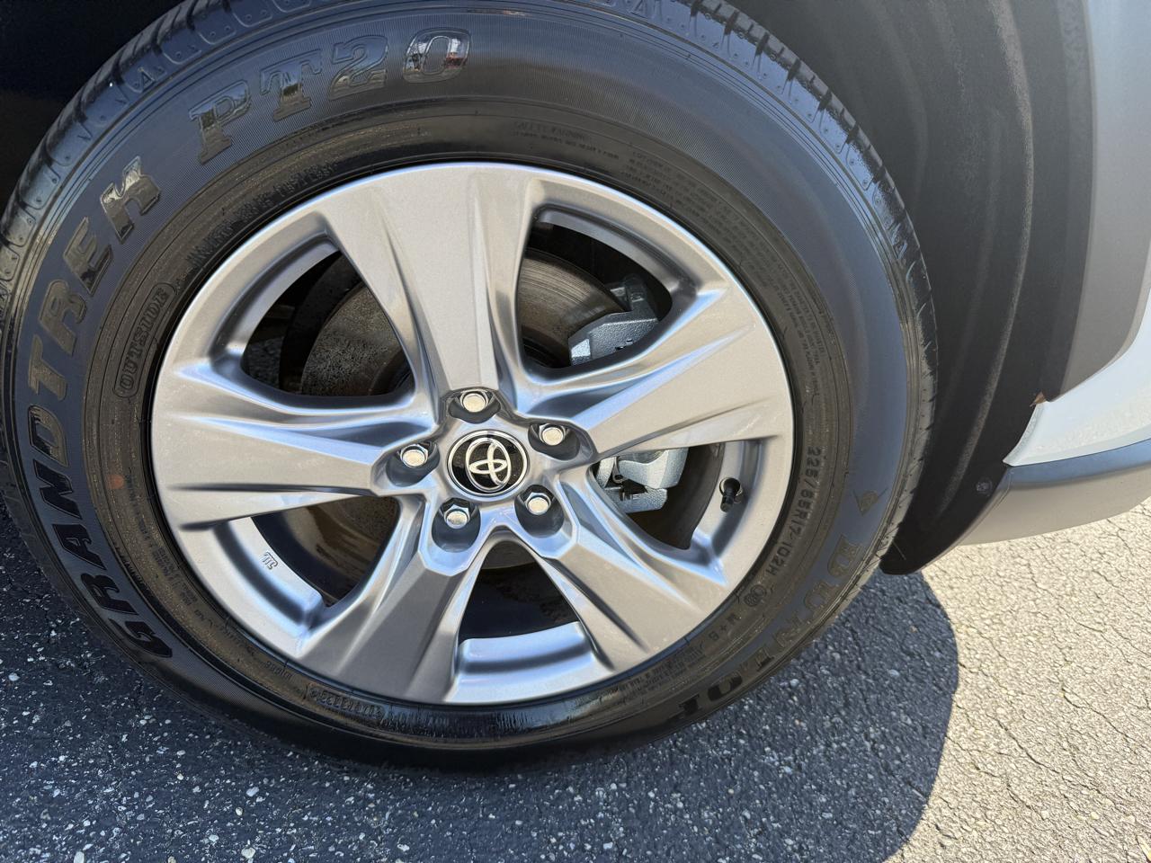 Toyota RAV4 Hybrid LE 2025
