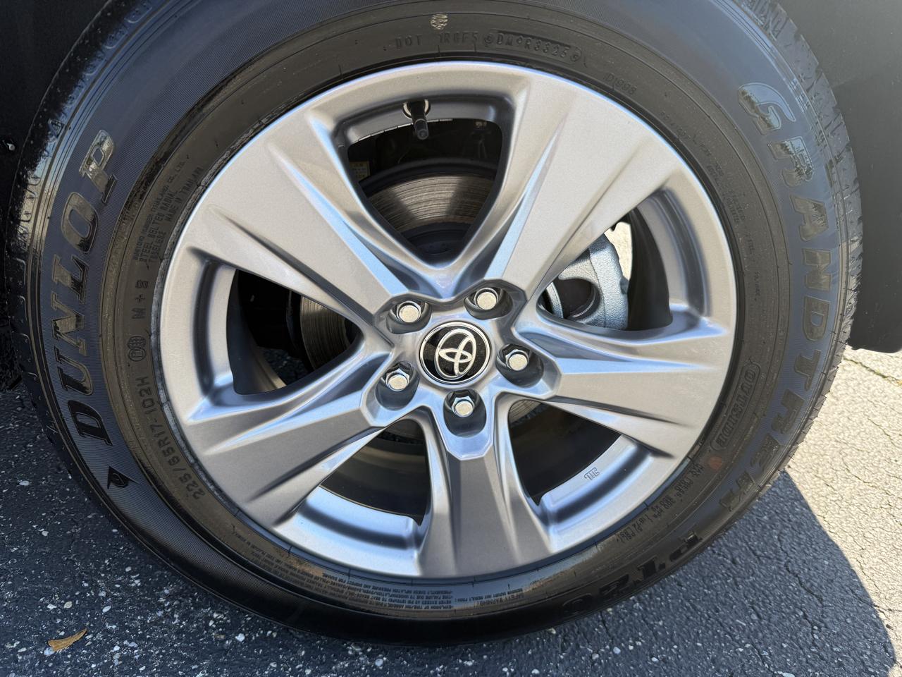Toyota RAV4 Hybrid LE 2025