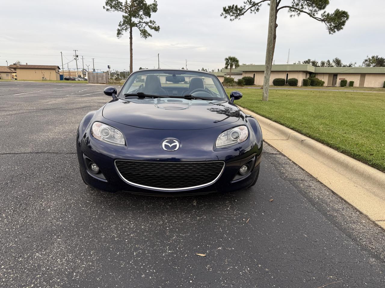 Mazda MX-5 Miata Grand Touring 2010