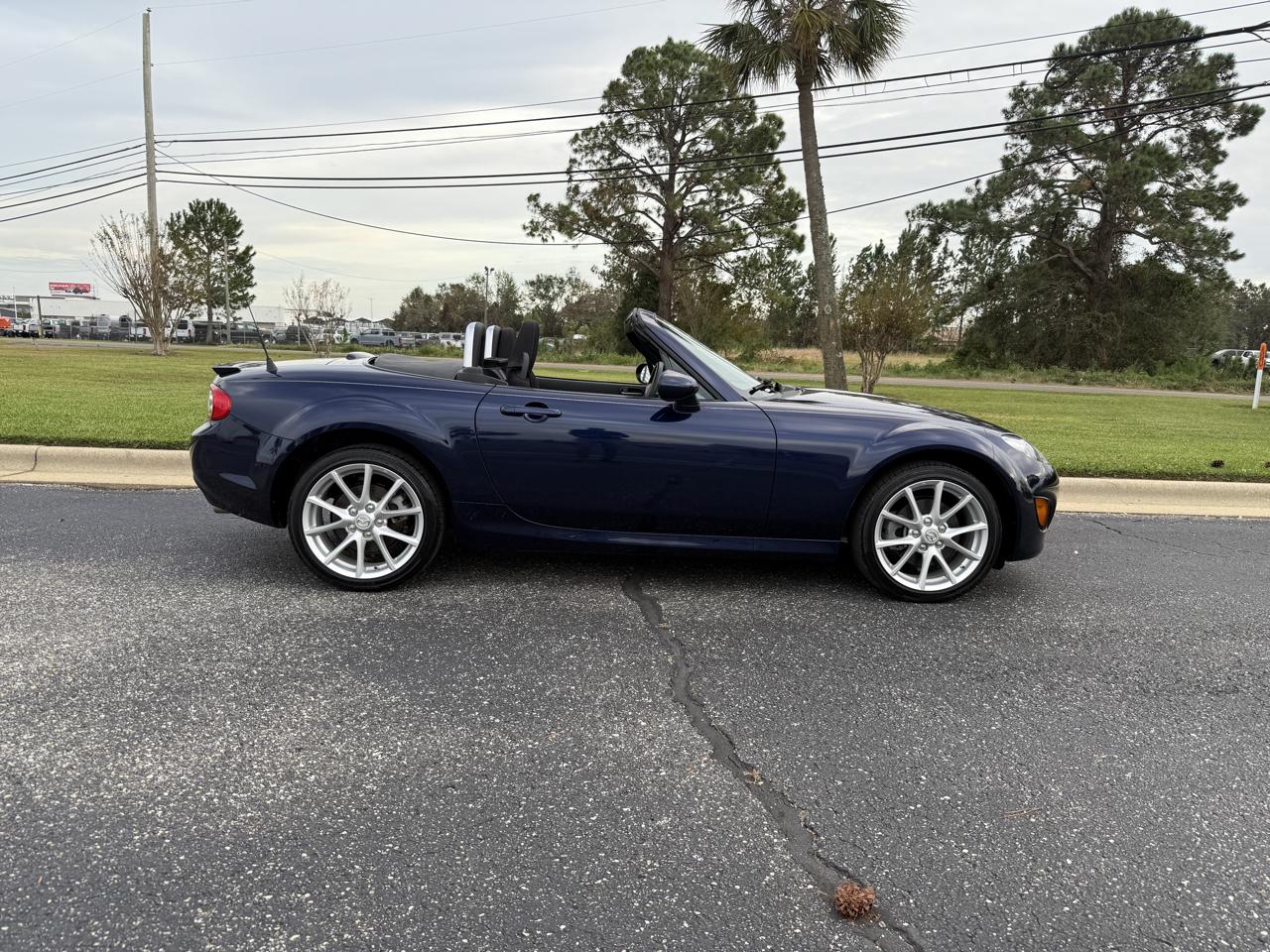 Mazda MX-5 Miata Grand Touring 2010