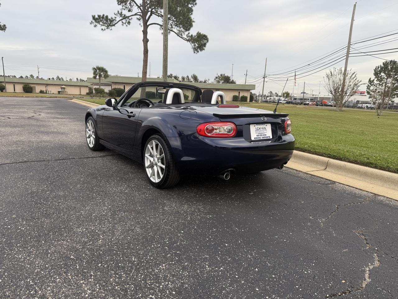 Mazda MX-5 Miata Grand Touring 2010