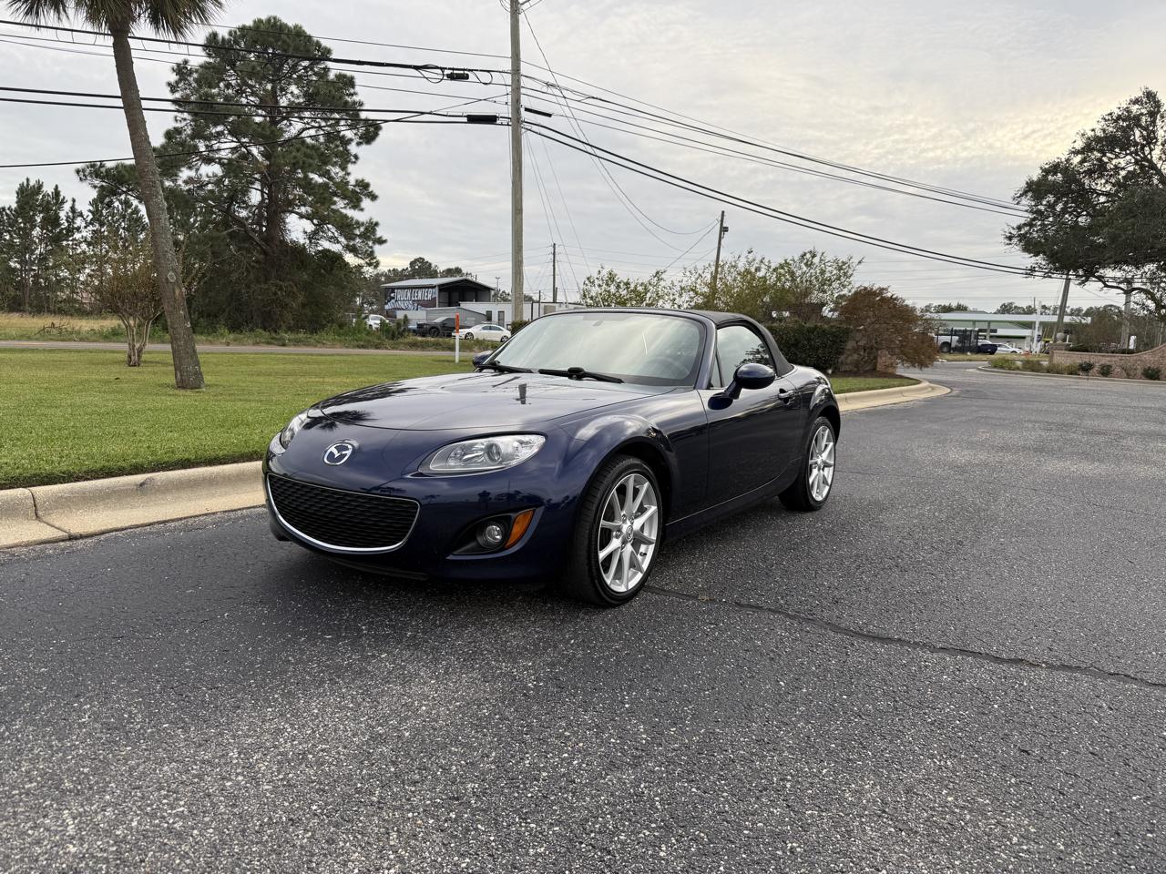 Mazda MX-5 Miata Grand Touring 2010