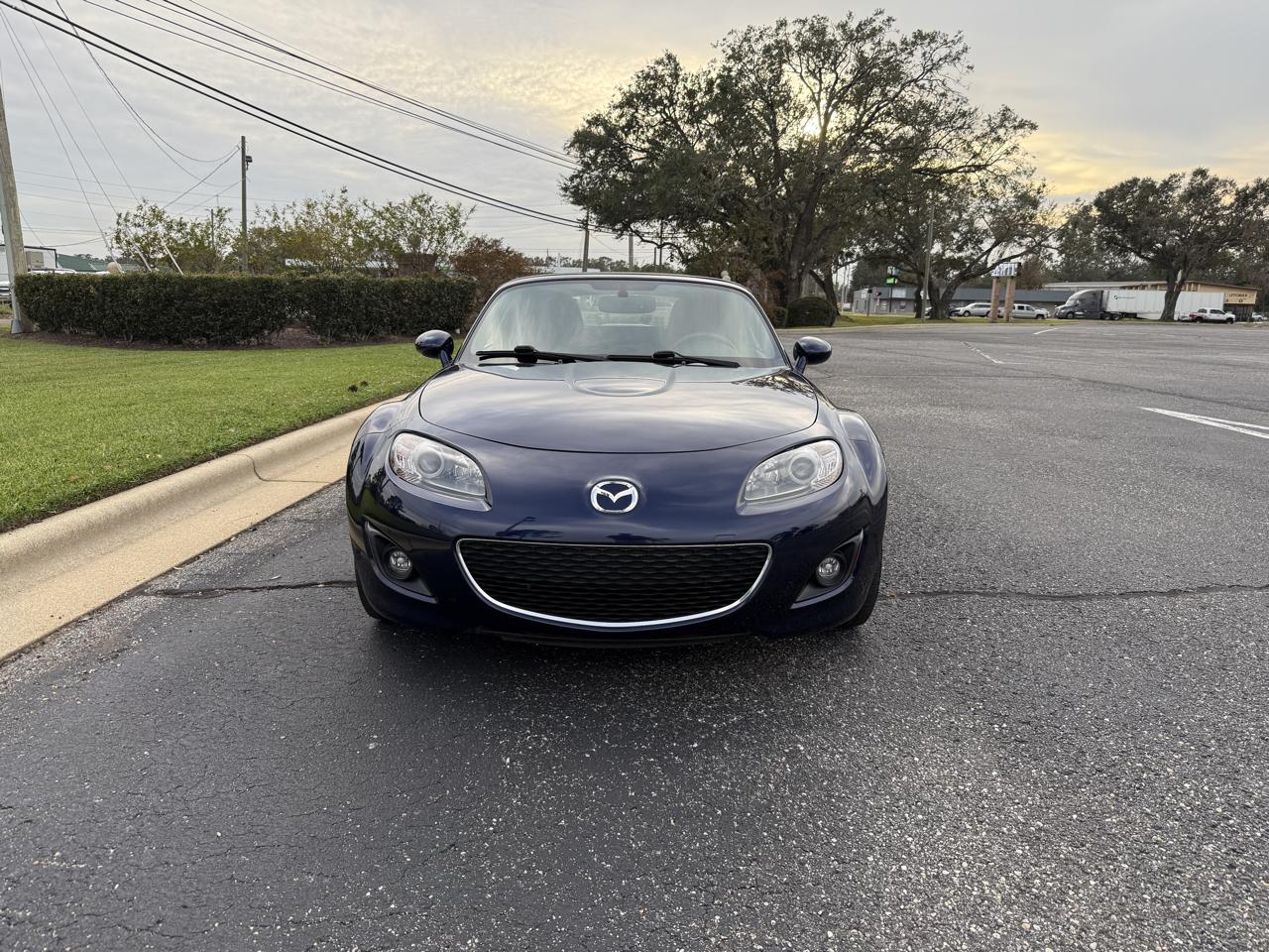 Mazda MX-5 Miata Grand Touring 2010