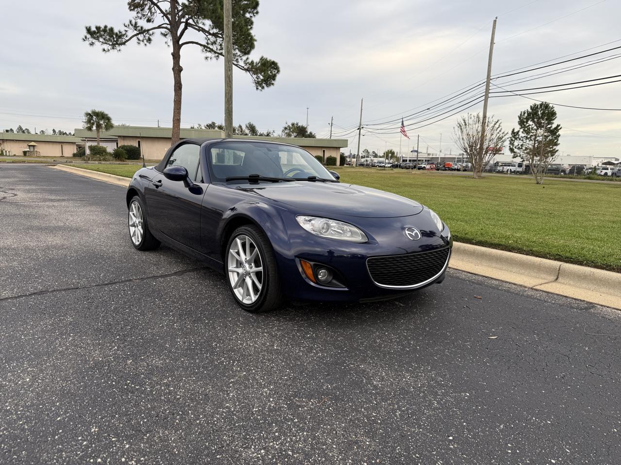 Mazda MX-5 Miata Grand Touring 2010