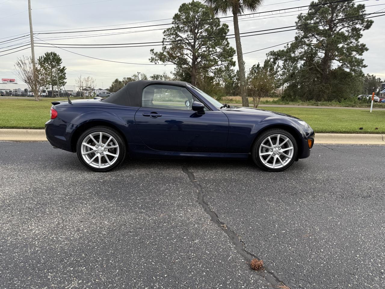 Mazda MX-5 Miata Grand Touring 2010