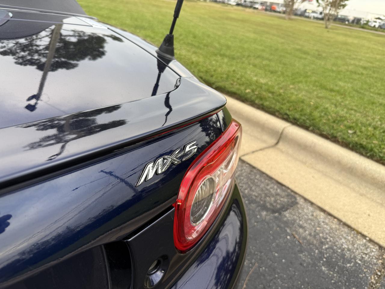 Mazda MX-5 Miata Grand Touring 2010