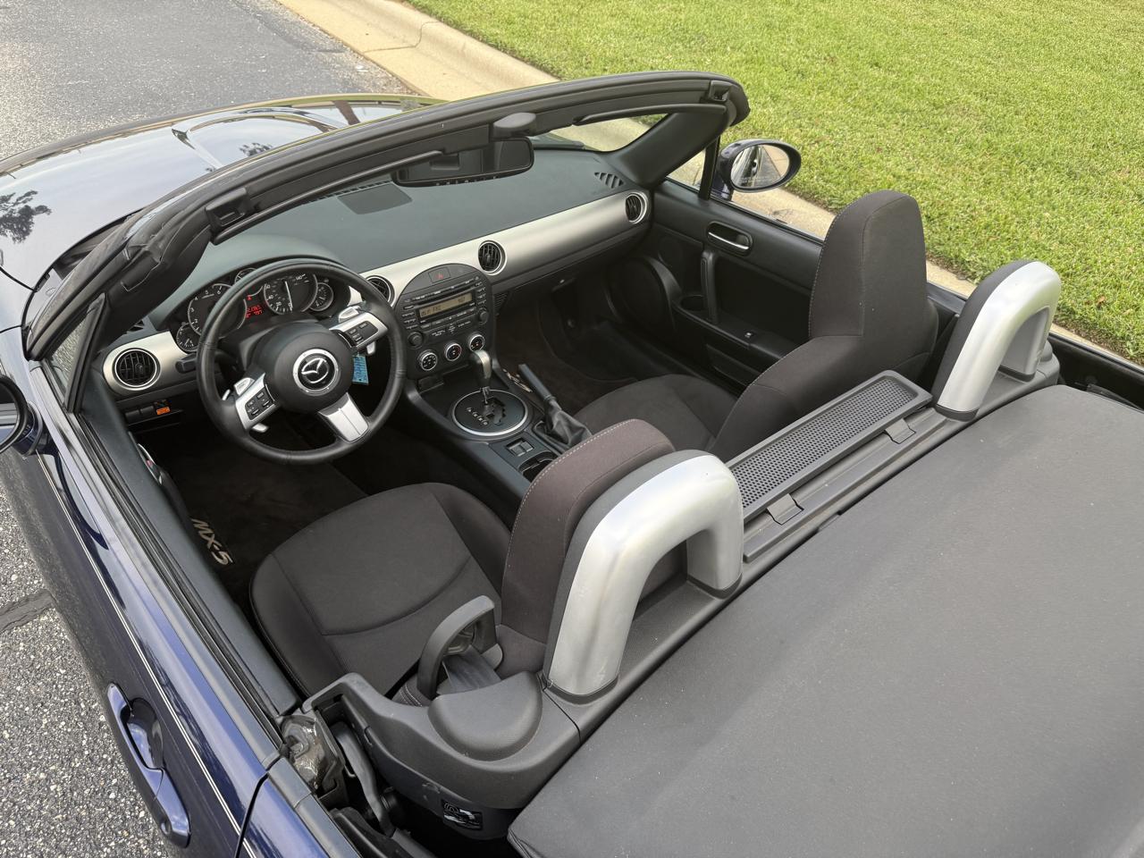 Mazda MX-5 Miata Grand Touring 2010