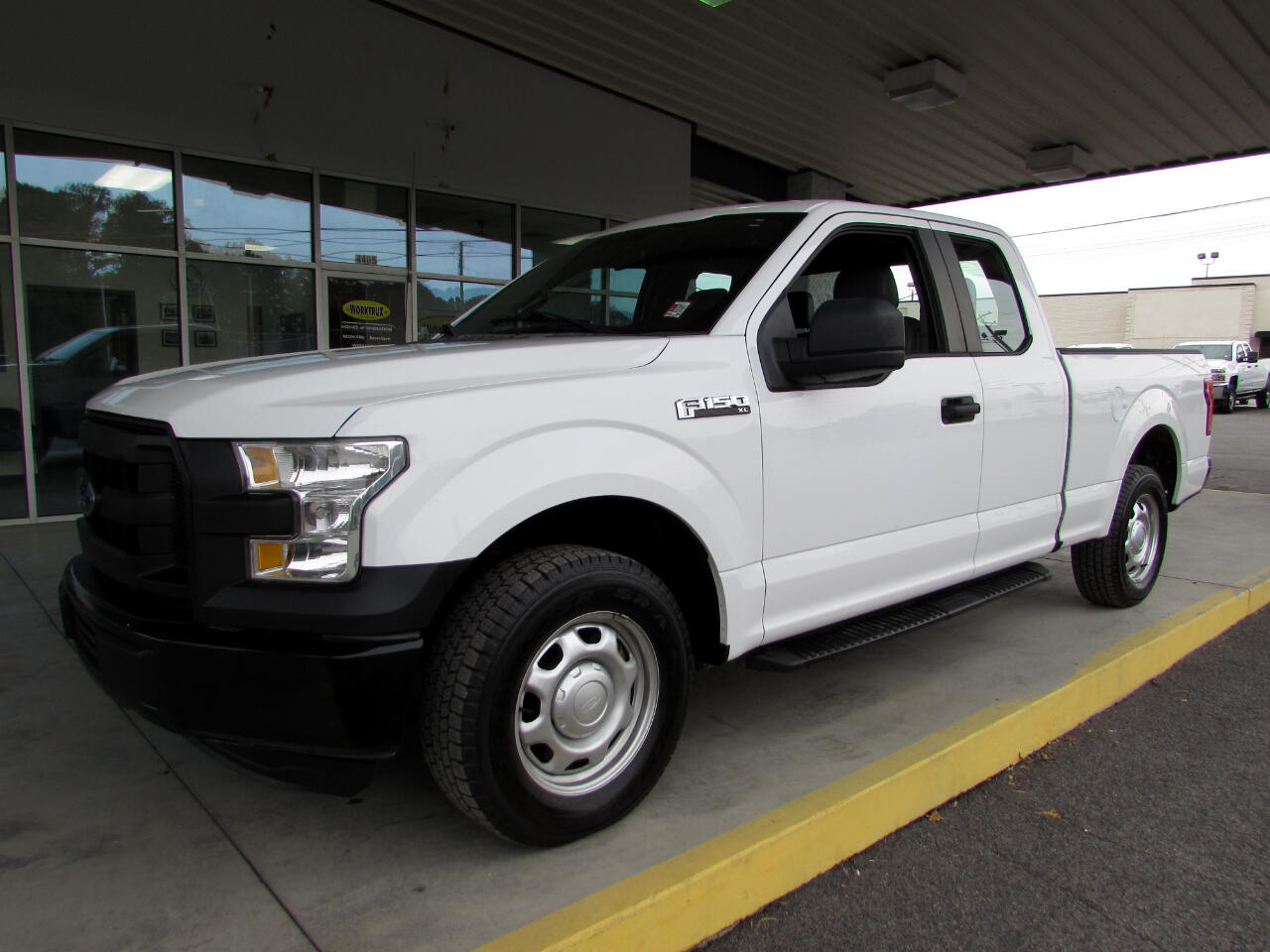 Ford F-150 2WD SuperCab 145" Lariat 2016