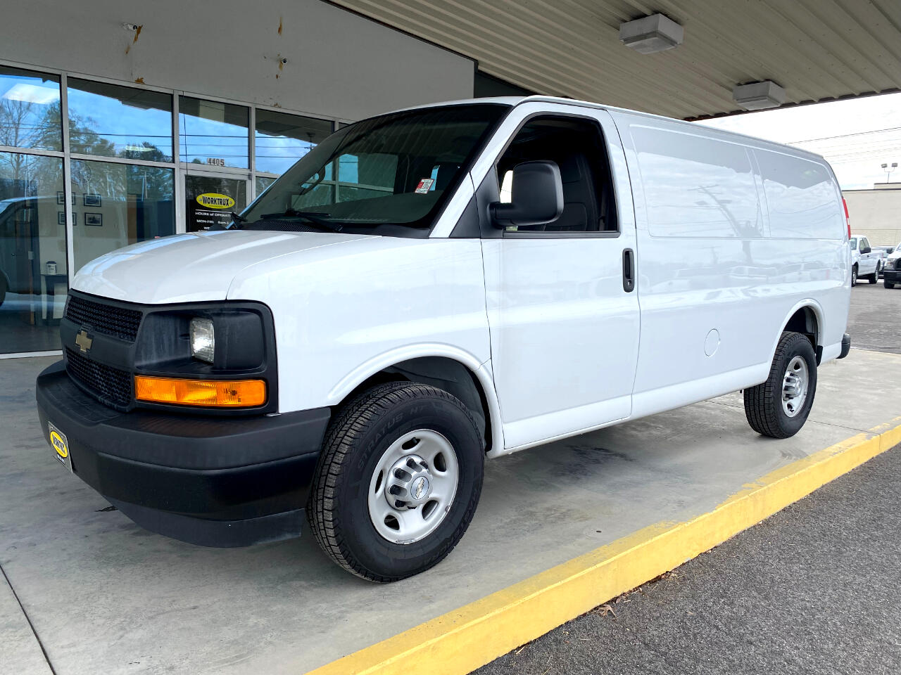 Chevrolet Express Cargo Van RWD 2500 135" 2017