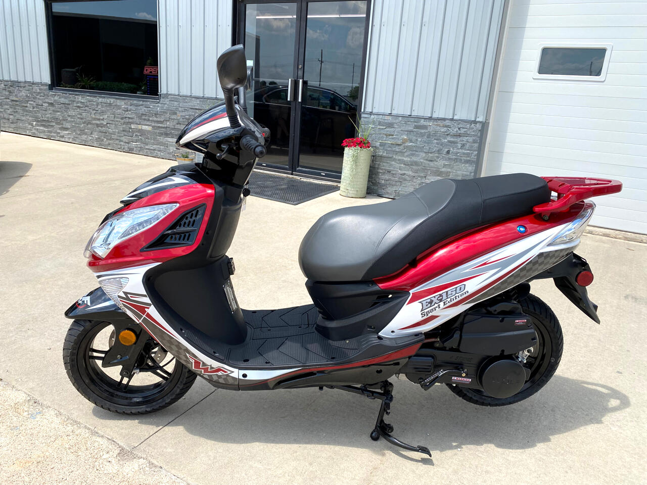Wolf Brand Scooters EX-150  2023