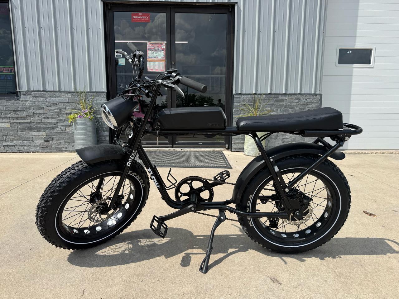 Wolf Brand Scooters ReVolt  2025