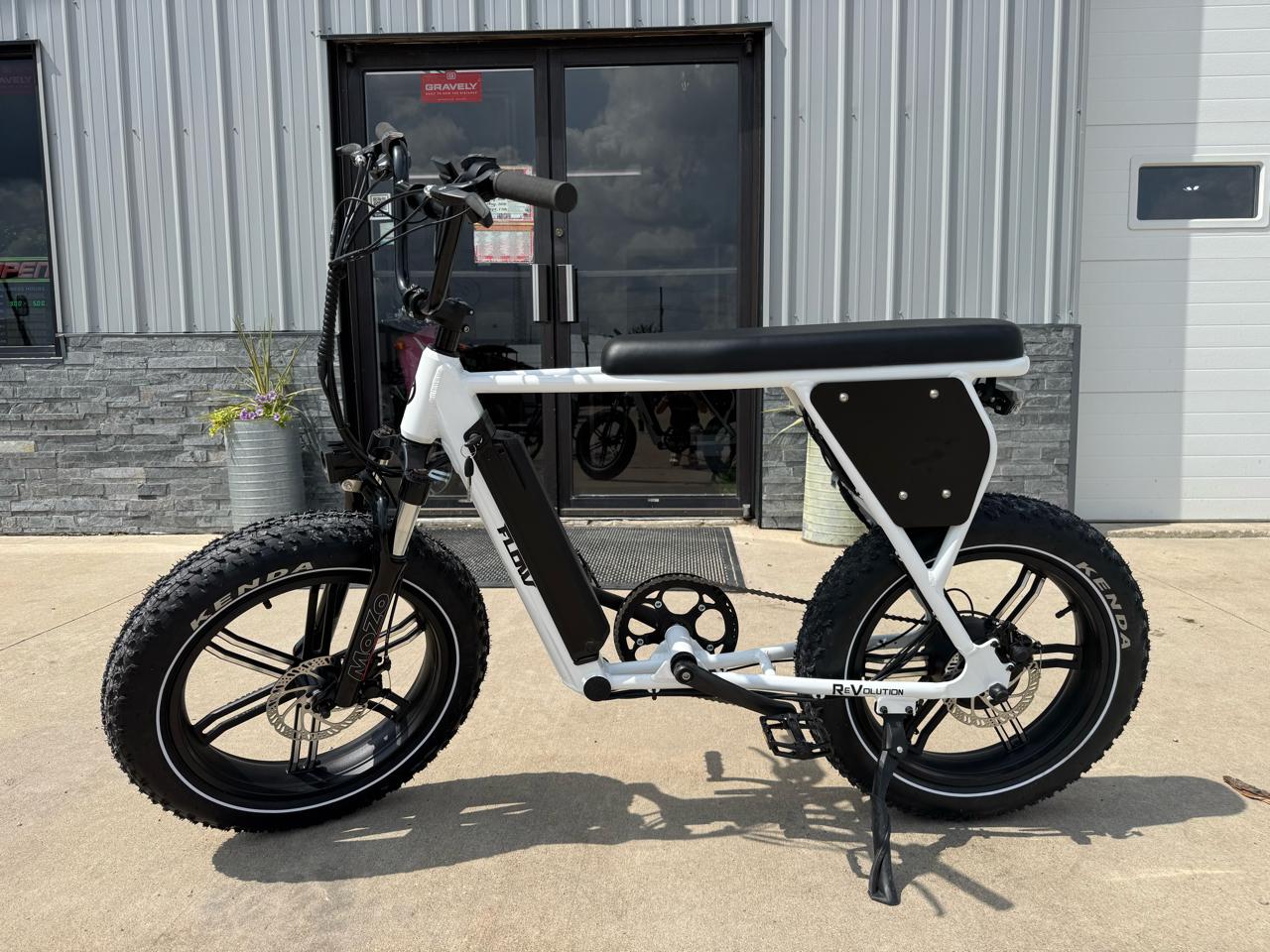 2025 Wolf Brand Scooters ReVolution E-Bike