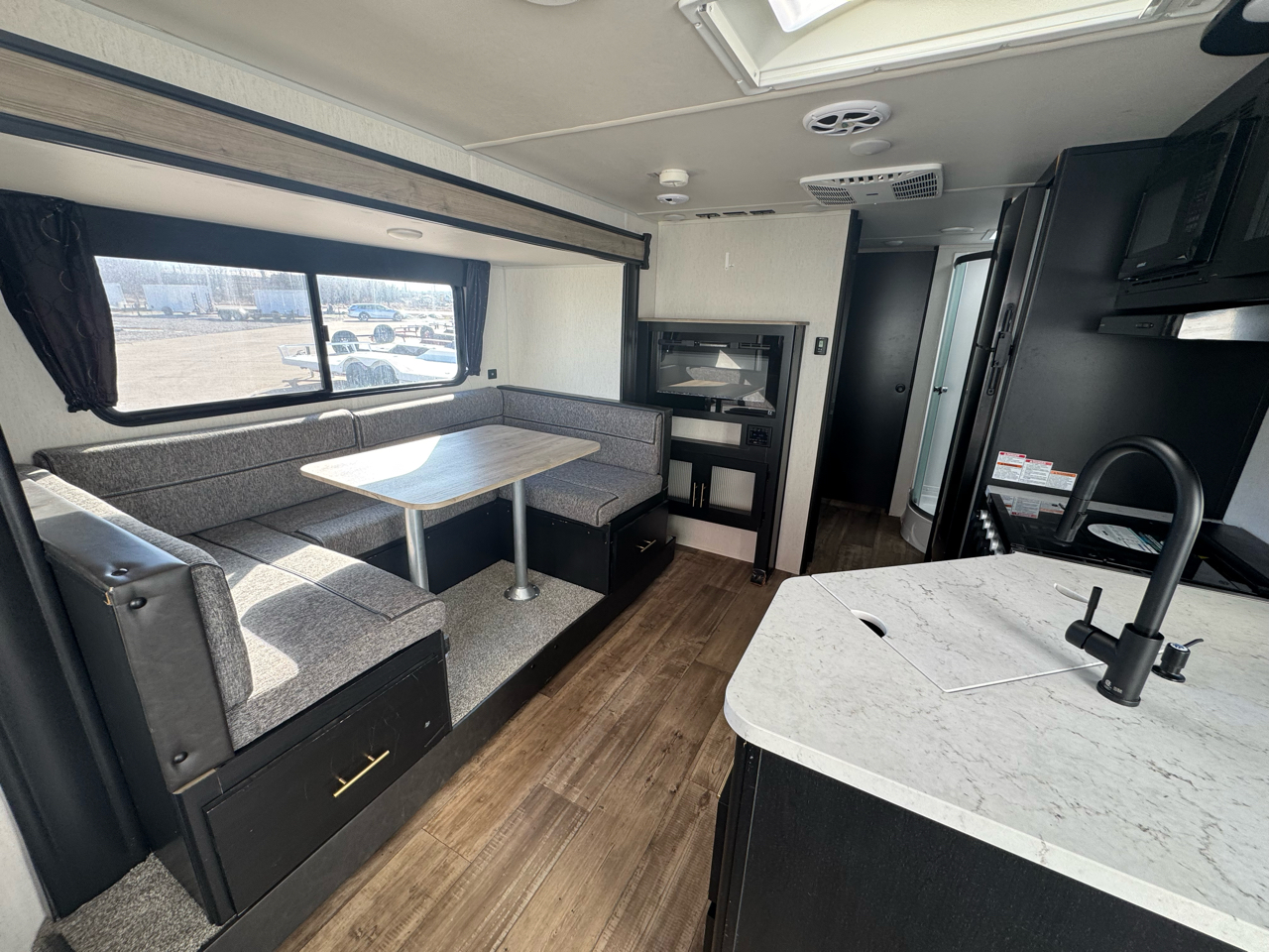 Forest River Grey Wolf  2023