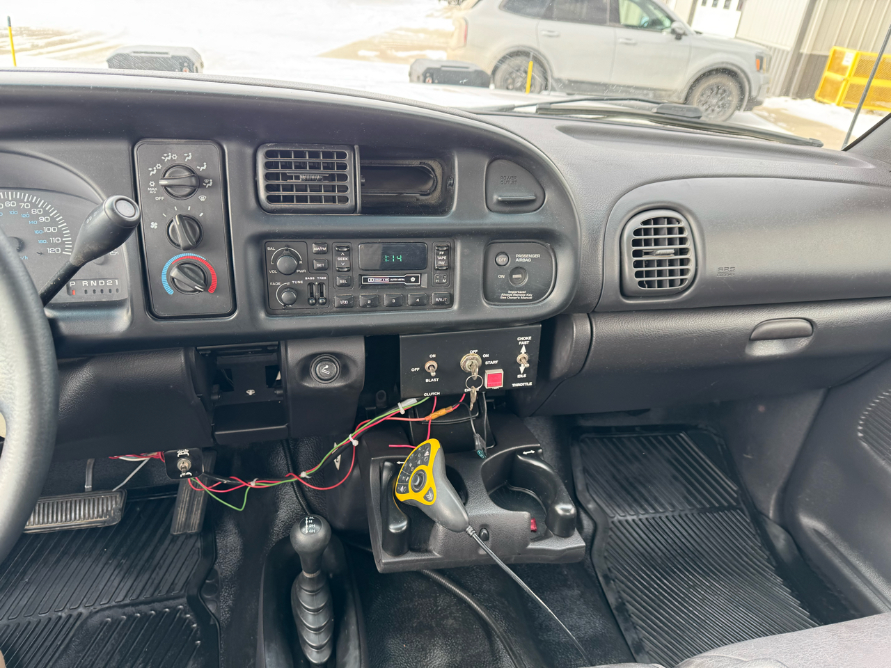 Dodge Ram 2500 2dr Reg Cab 135" WB HD 4WD 1998