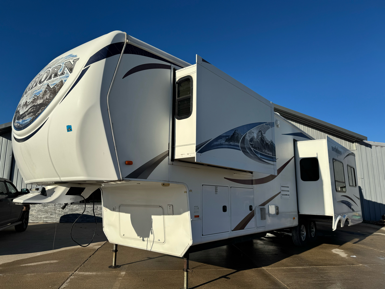2011 Heartland Big Horn 3385RL Fifth Wheel Travel Trailer