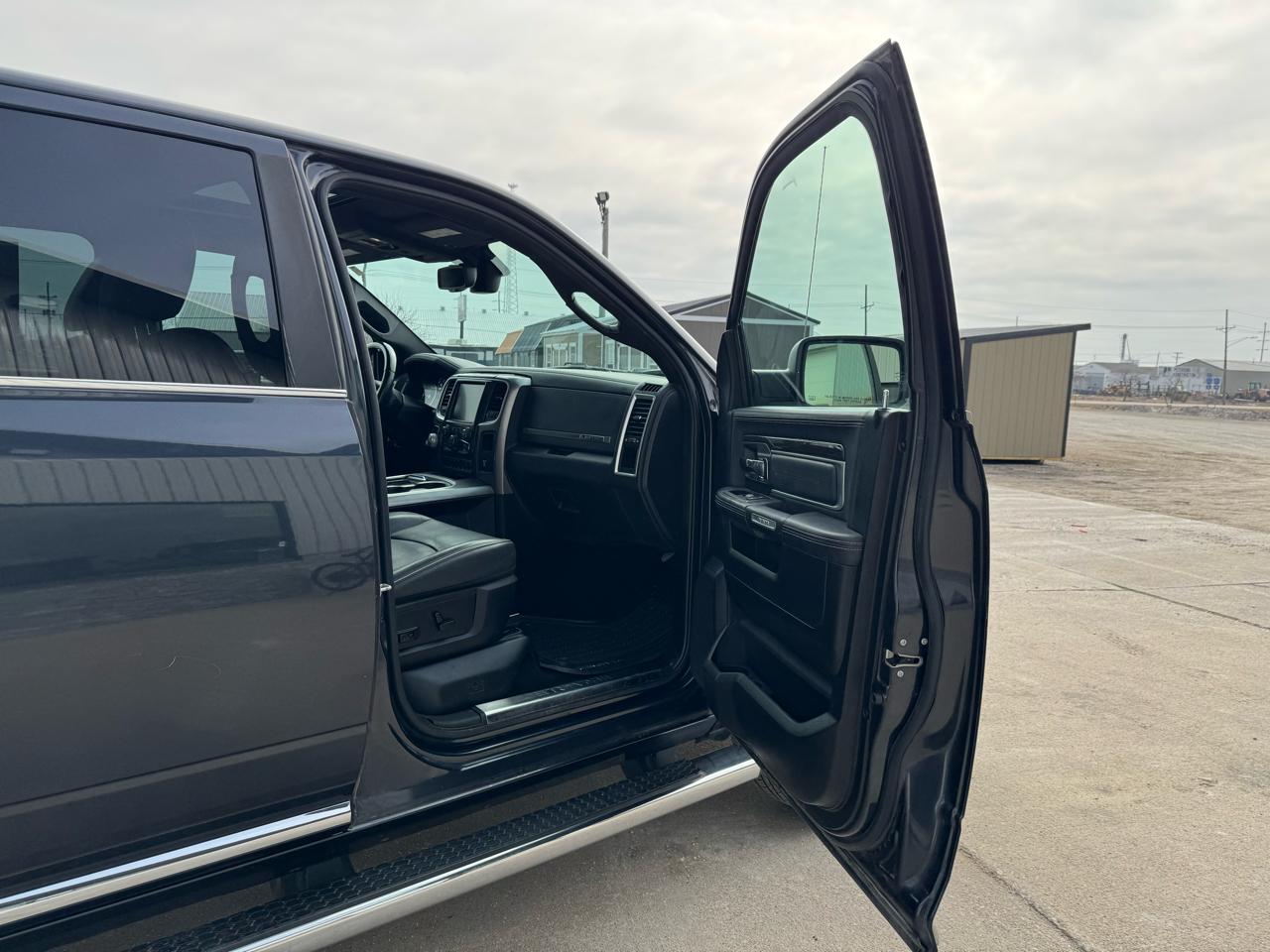 RAM 1500 4WD Crew Cab 149" Longhorn Limited 2016