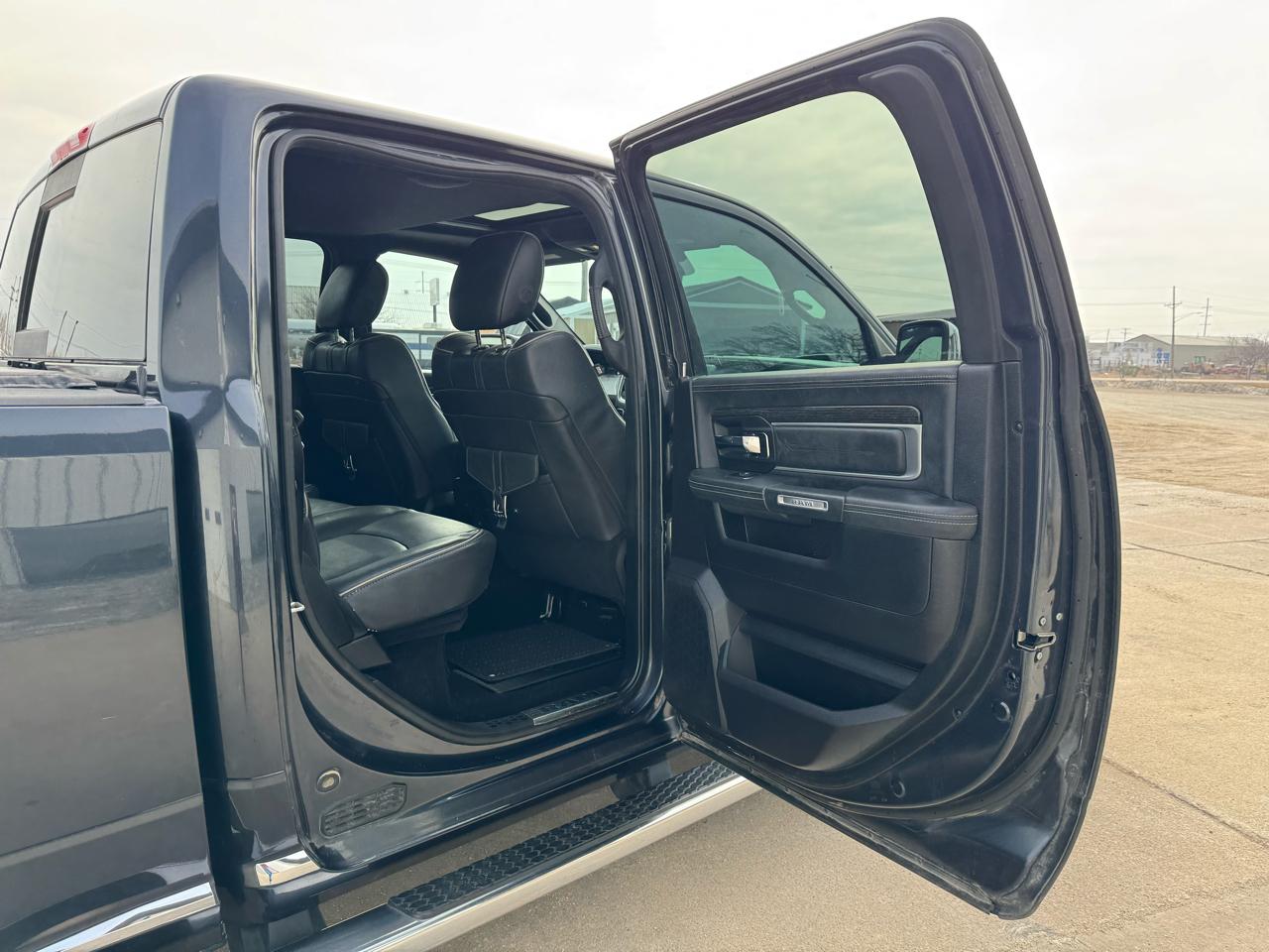 RAM 1500 4WD Crew Cab 149" Longhorn Limited 2016