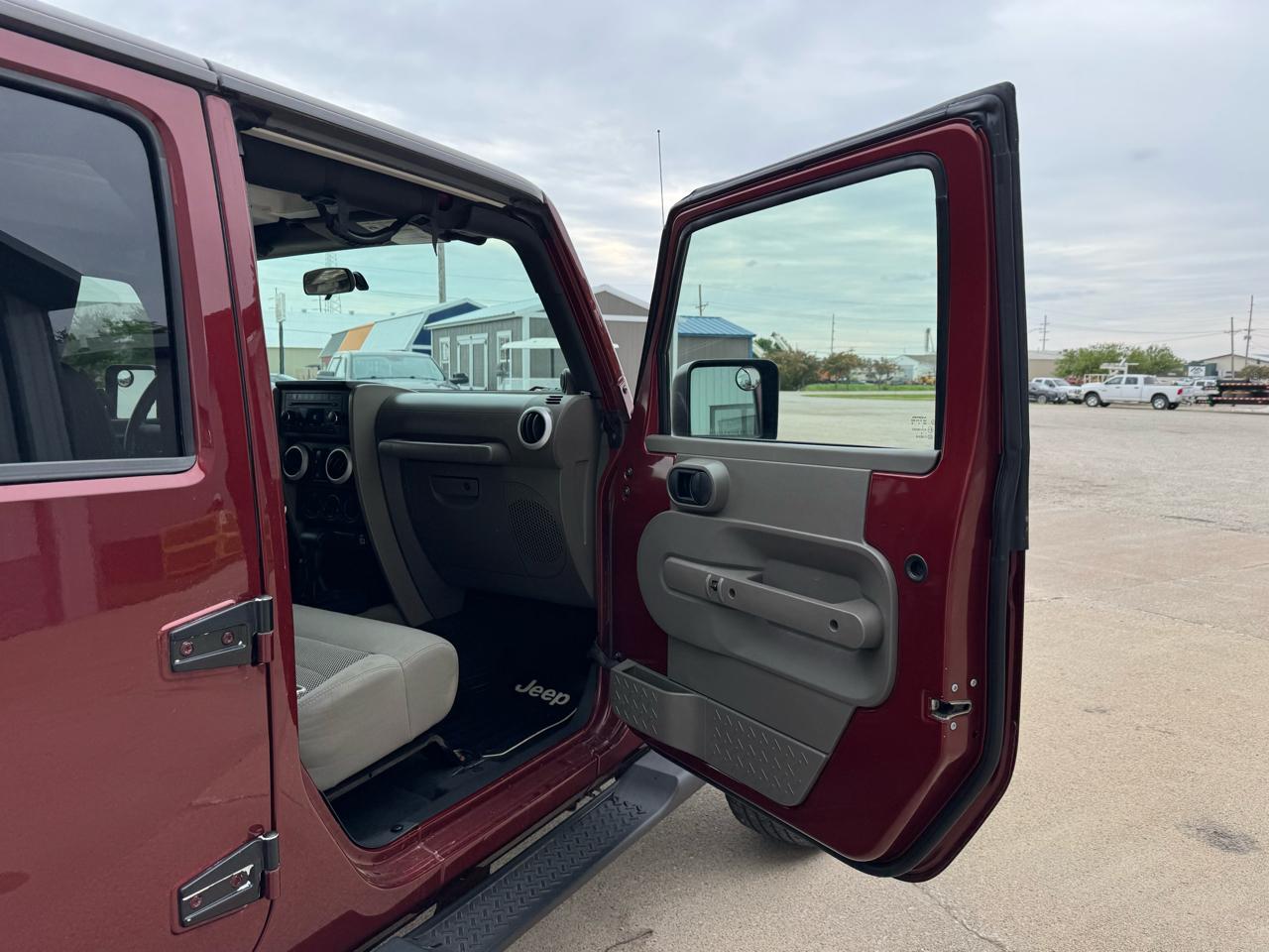 Jeep Wrangler 4WD 4dr Unlimited Sahara 2008