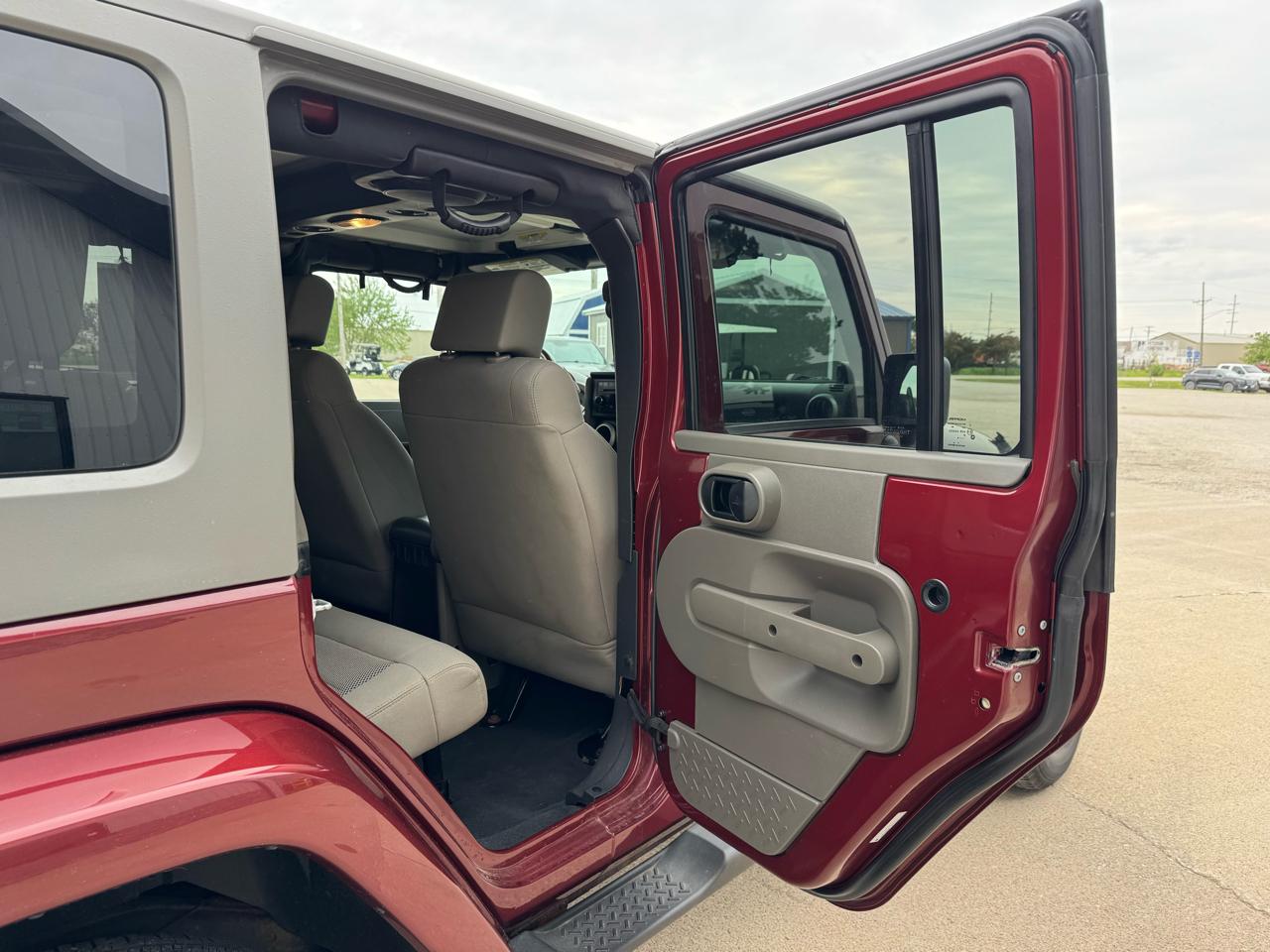 Jeep Wrangler 4WD 4dr Unlimited Sahara 2008