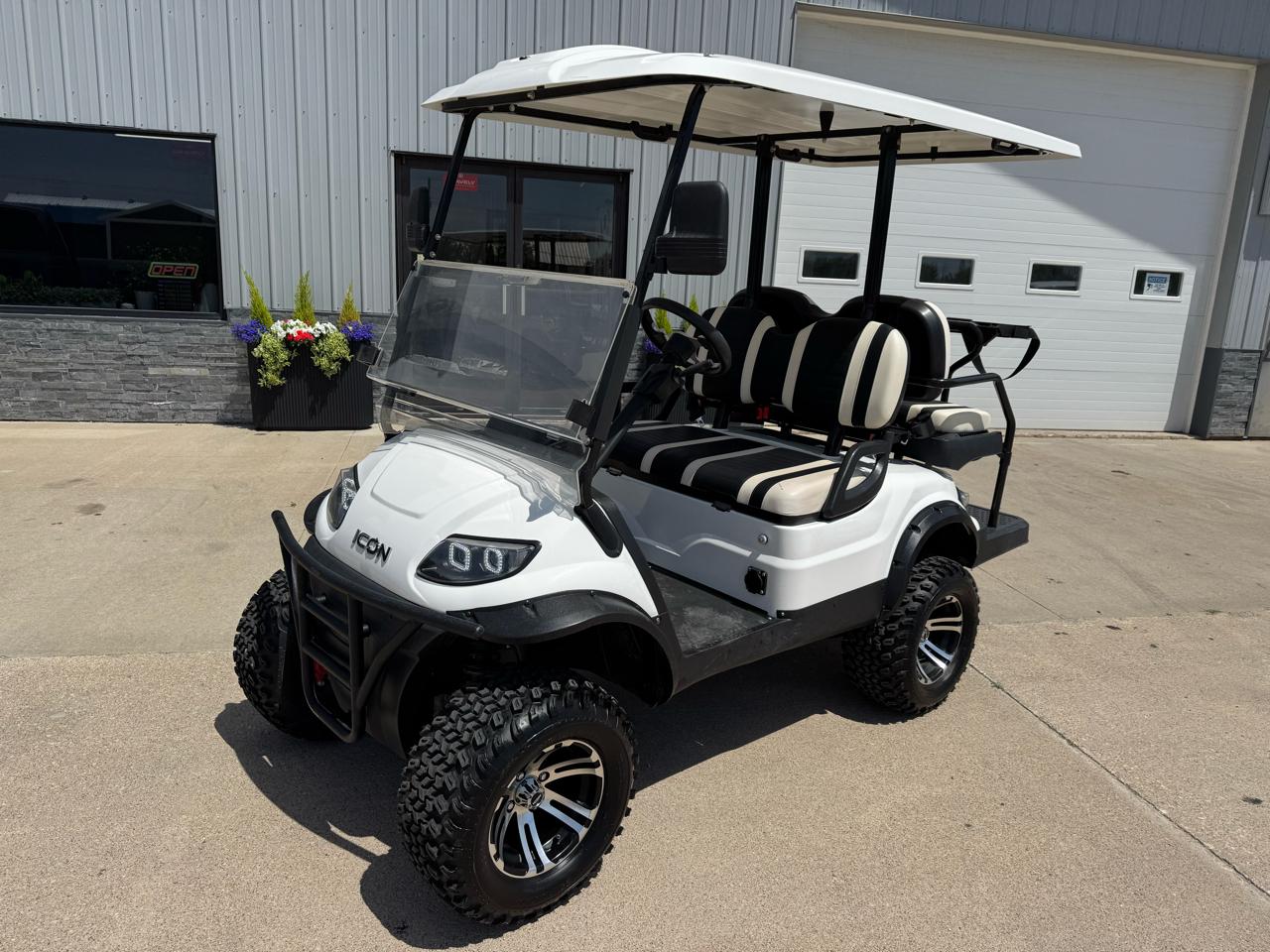 Icon i40L  2023