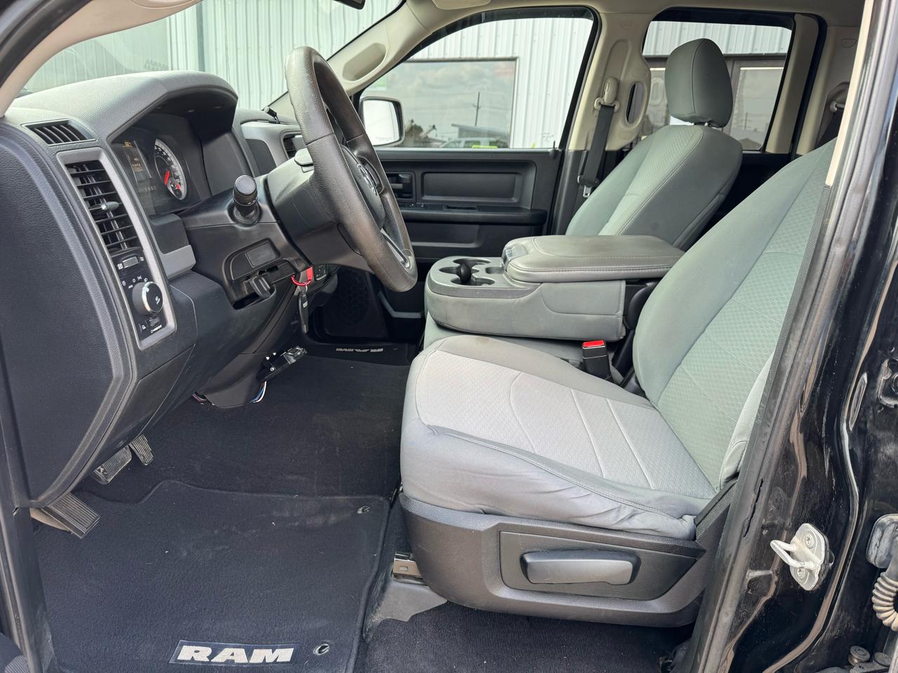 RAM 1500 4WD Quad Cab 140.5" Express 2014