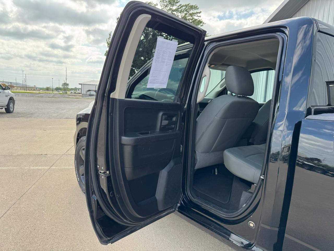 RAM 1500 4WD Quad Cab 140.5" Express 2014