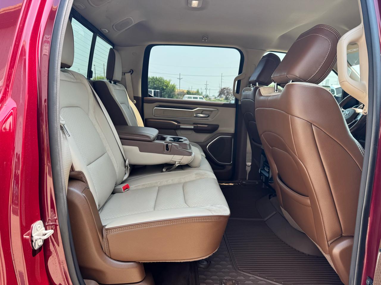 RAM 1500 Laramie 4x4 Crew Cab 5'7" Box 2020