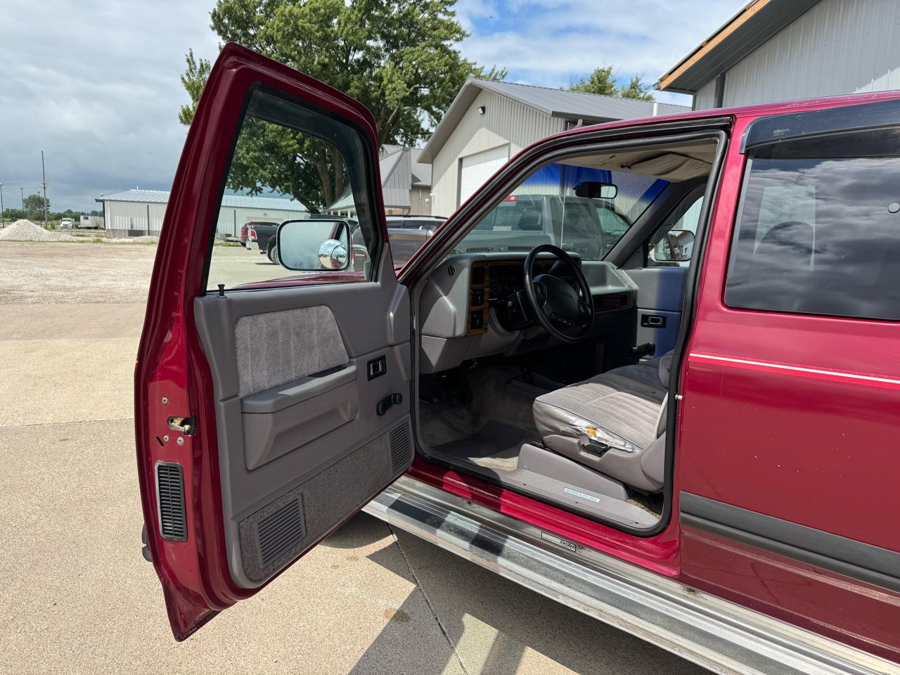Dodge Dakota Club Cab 131" WB 4WD 1994