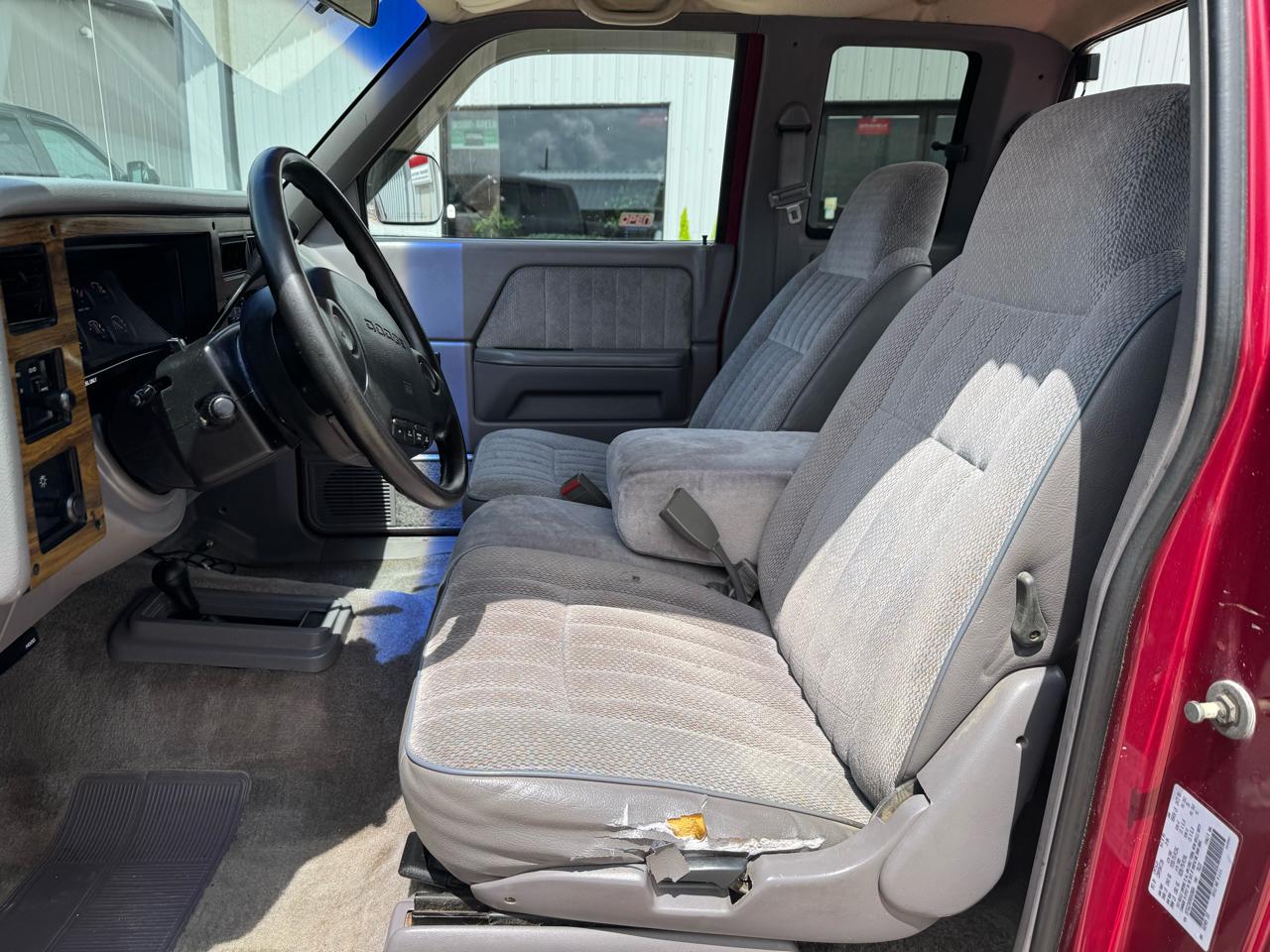 Dodge Dakota Club Cab 131" WB 4WD 1994
