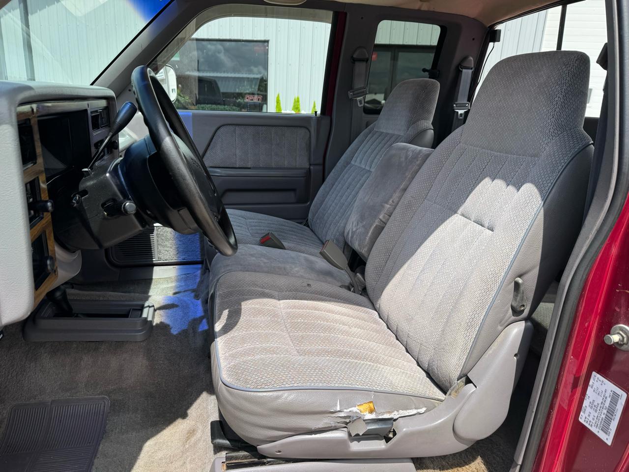 Dodge Dakota Club Cab 131" WB 4WD 1994
