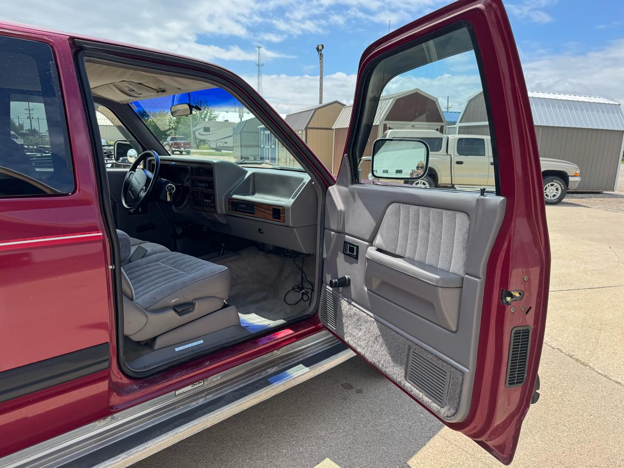 Dodge Dakota Club Cab 131" WB 4WD 1994