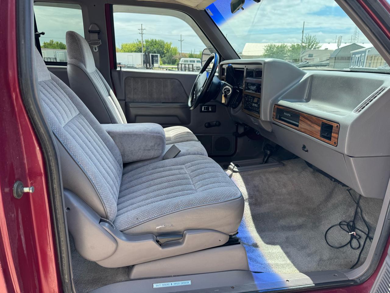 Dodge Dakota Club Cab 131" WB 4WD 1994