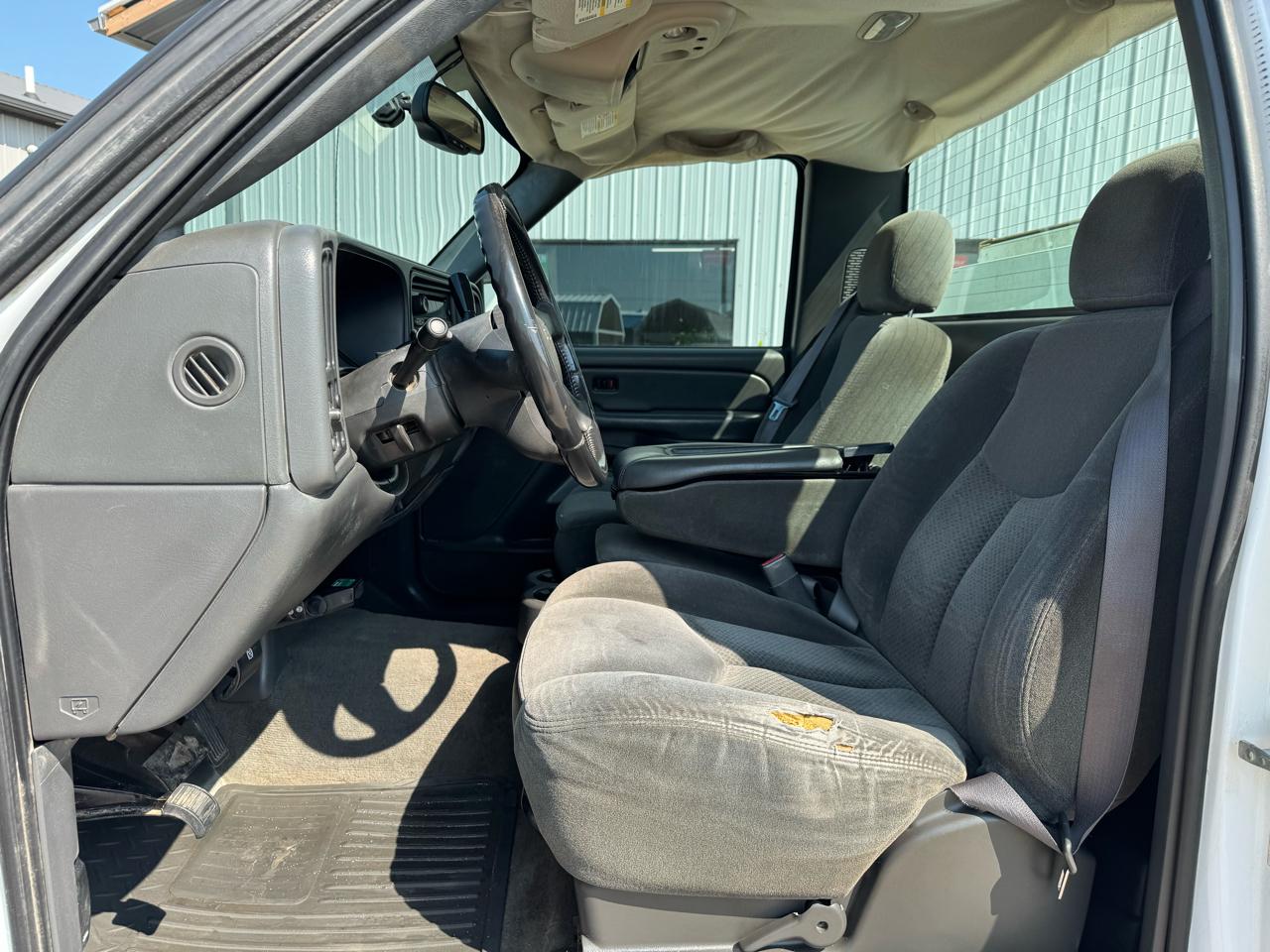 Chevrolet Silverado 2500HD Reg Cab 133" WB LS 2004