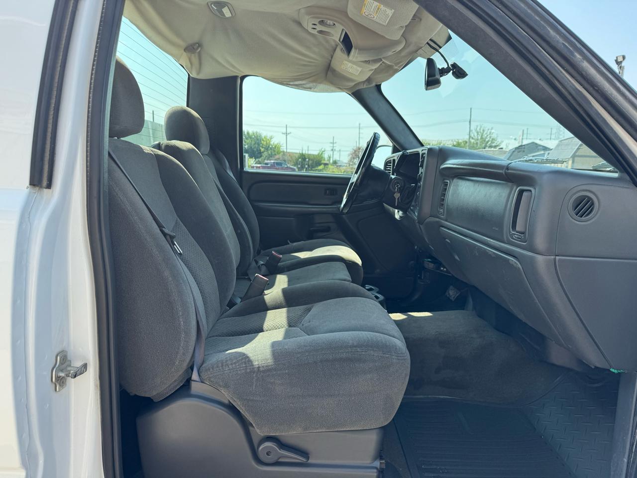 Chevrolet Silverado 2500HD Reg Cab 133" WB LS 2004