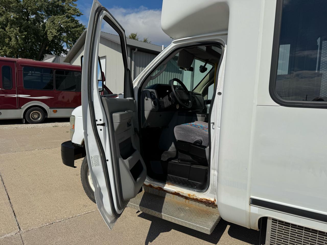 Ford E450  2010