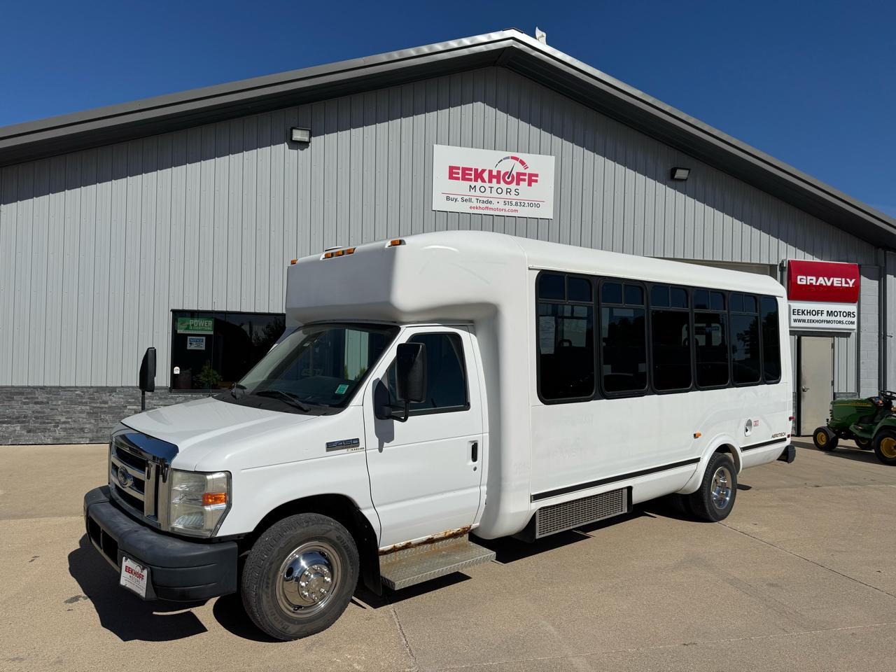 2010 Ford E450 18 Passenger Bus