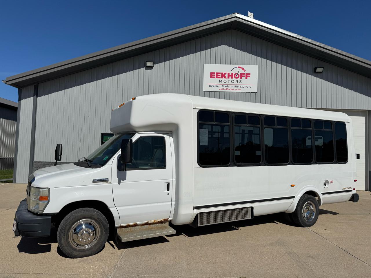 2010 Ford Econoline - Photo 2